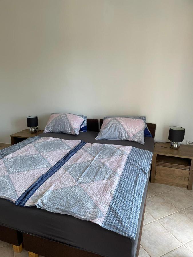 Apartmani Ira Vir Exterior photo