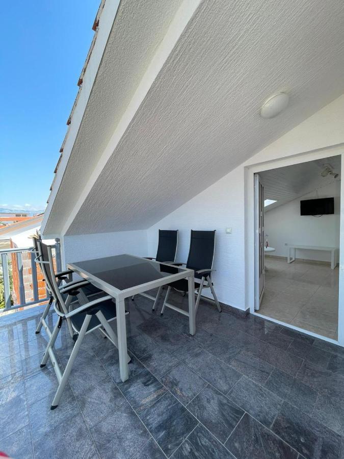 Apartmani Ira Vir Exterior photo
