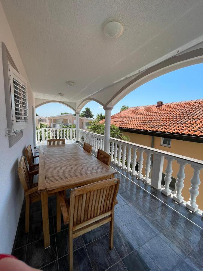 Apartmani Ira Vir Exterior photo